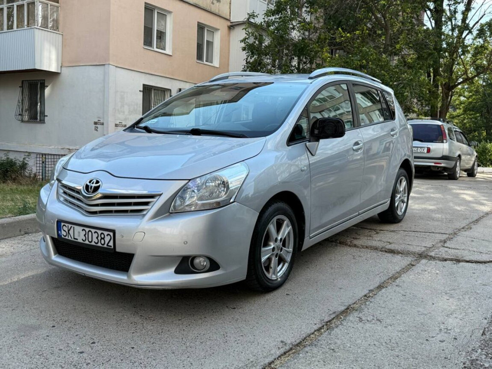 Toyota Verso 2010 год Тирасполь Тирасполь - изображение 2