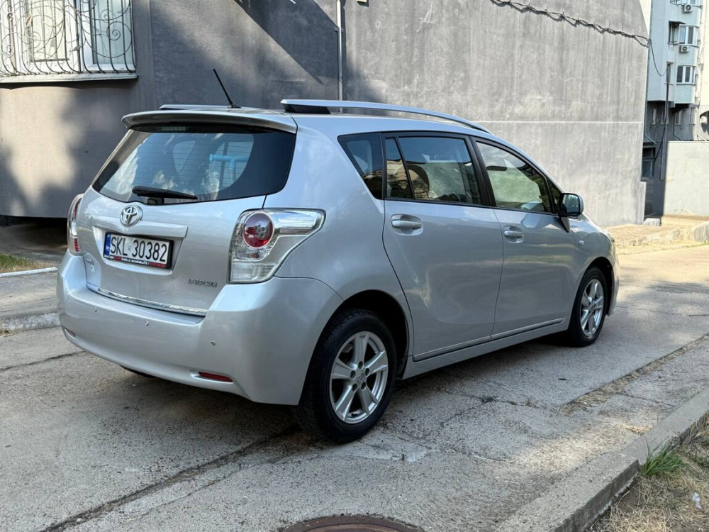 Toyota Verso 2010 год Тирасполь Тирасполь - изображение 3