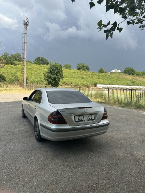 Mercedes E-Class 2003 an Slobozia Slobozia - fotografie 3