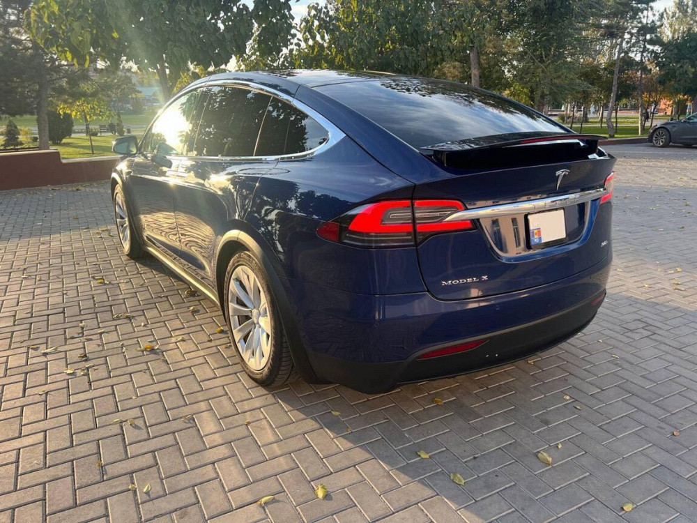 Tesla Model X 2018 an Tiraspol Tiraspol - fotografie 3