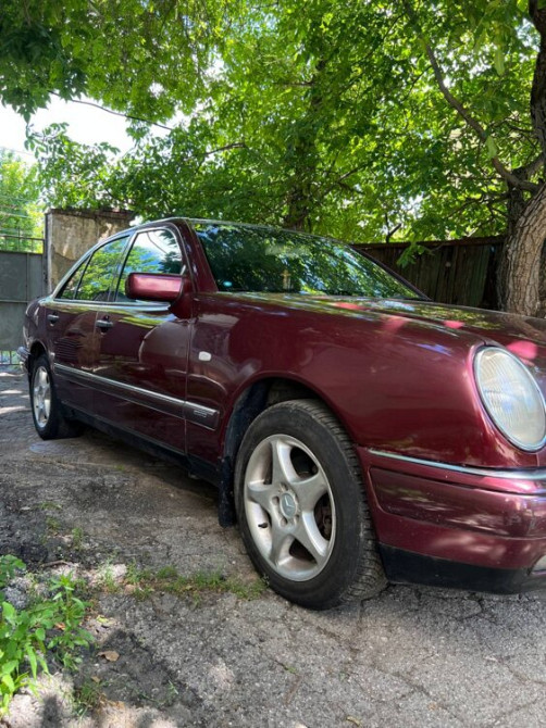 Mercedes E-Class 1996 an Tiraspol Tiraspol - fotografie 7