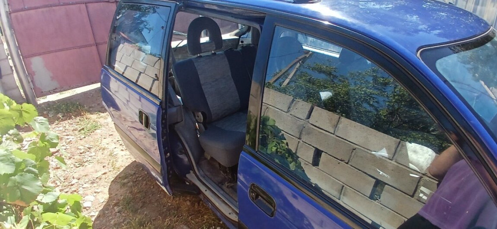 Mitsubishi Space Runner 1996 год Тирасполь Тирасполь - изображение 4