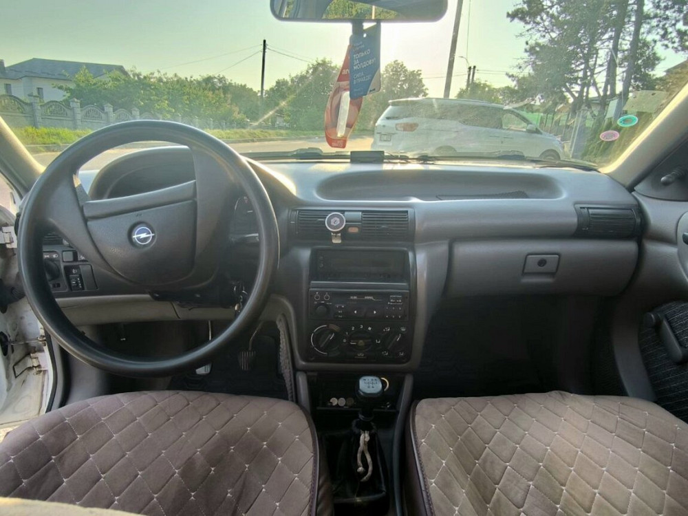 Opel Astra 1993 год Кишинёв Кишинёв - изображение 4