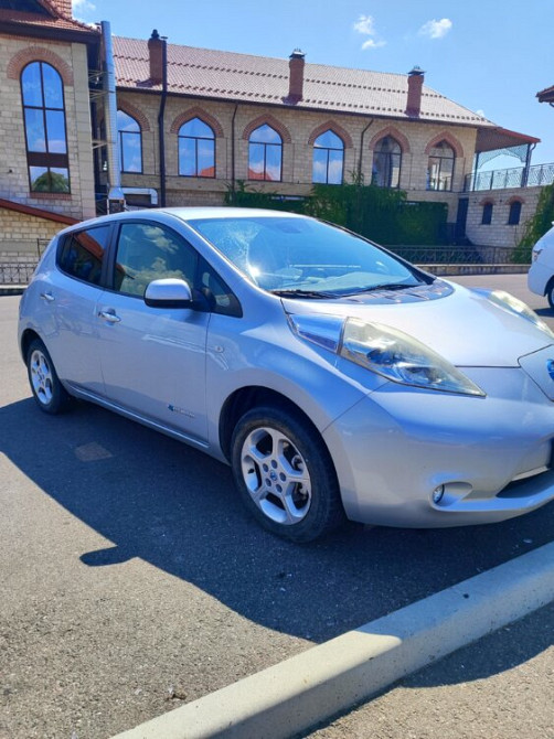 Nissan Leaf 2011 год Бендеры Бендеры - изображение 3