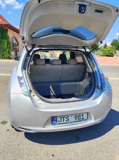 Nissan Leaf 2011 год Бендеры Бендеры - изображение 5