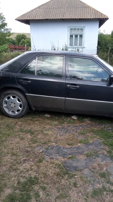 Mercedes W124 1993 an Chişinău Chişinău - fotografie 1