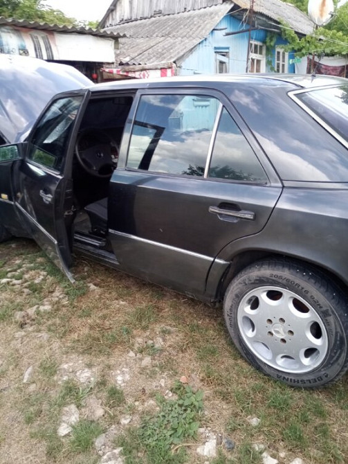 Mercedes W124 1993 an Chişinău Chişinău - fotografie 3