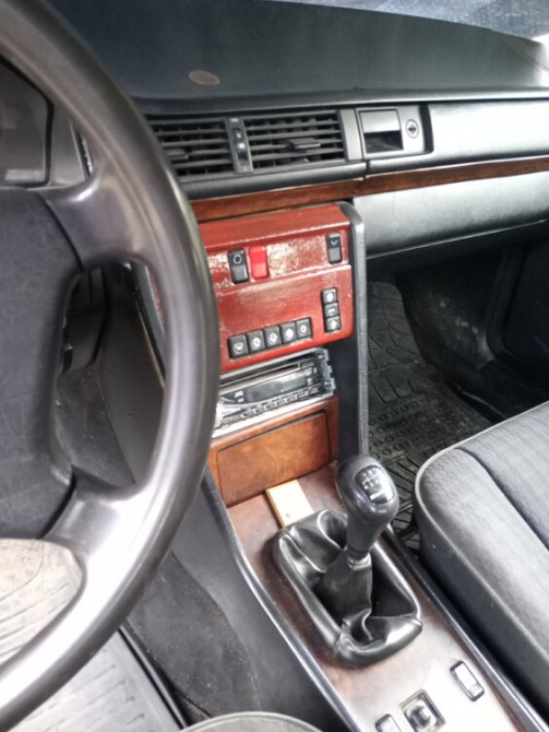 Mercedes W124 1993 an Chişinău Chişinău - fotografie 2