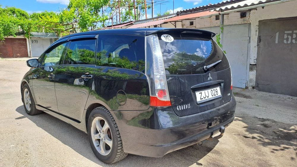 Mitsubishi Grandis 2006 год Бендеры Бендеры - изображение 3