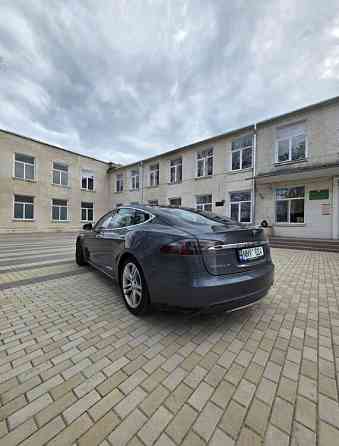 Tesla Model S 2013 год Бендеры Бендеры