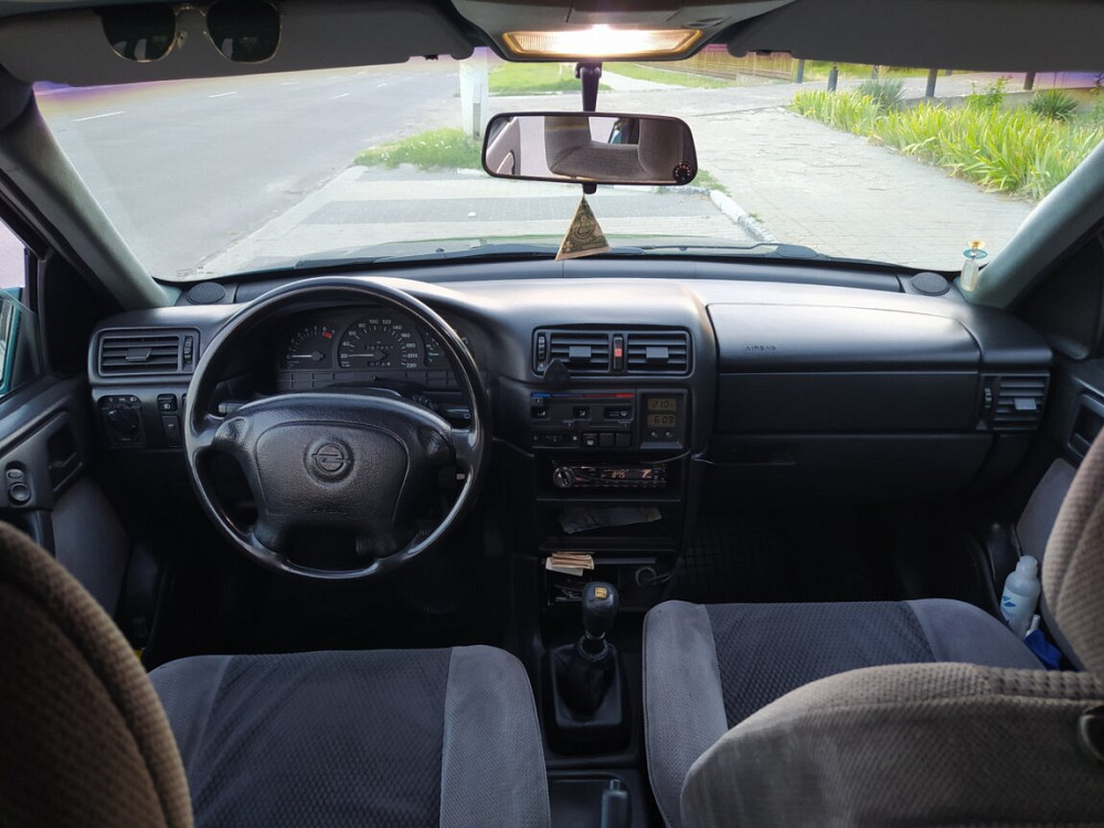 Opel Vectra 1994 год Бендеры Бендеры - изображение 4