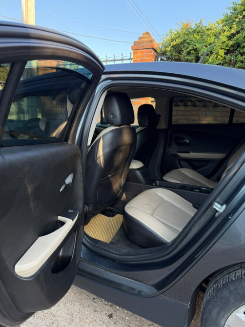 Chevrolet Volt 2011 год Суклея Суклея - изображение 5