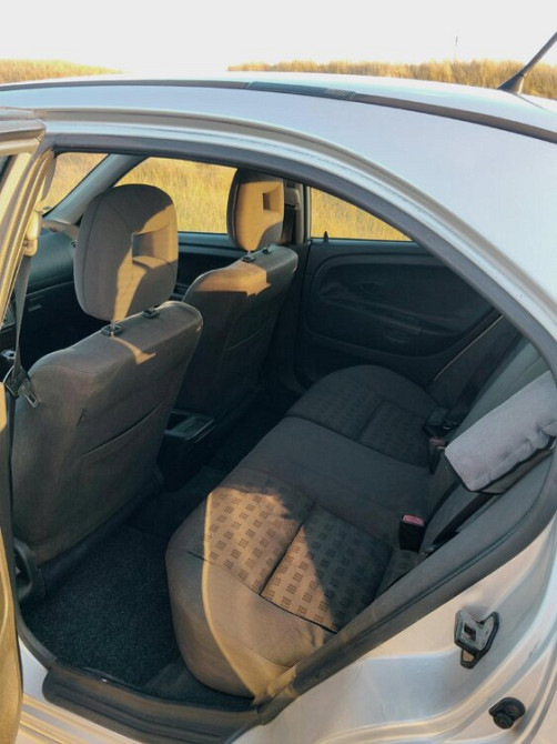 Mitsubishi Carisma 2001 год Бендеры Бендеры - изображение 3