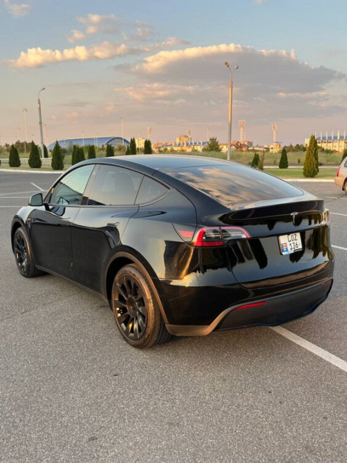 Tesla Model Y 2023 год Тирасполь Тирасполь - изображение 4