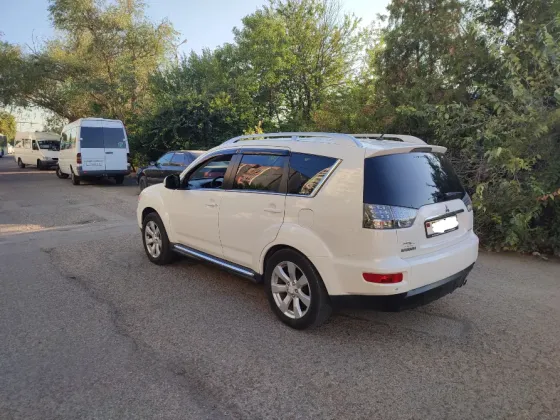 Mitsubishi Outlander 2010 год Бендеры Бендеры