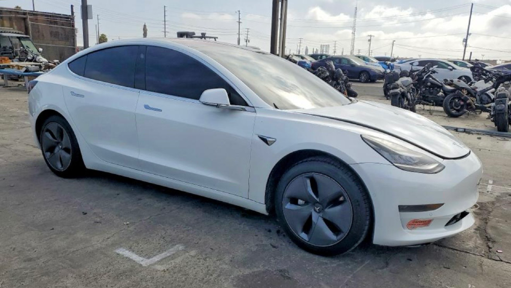 Tesla Model 3 2020 год Тирасполь Тирасполь - изображение 1