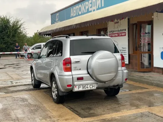 Toyota RAV4 2004 год Бендеры Бендеры