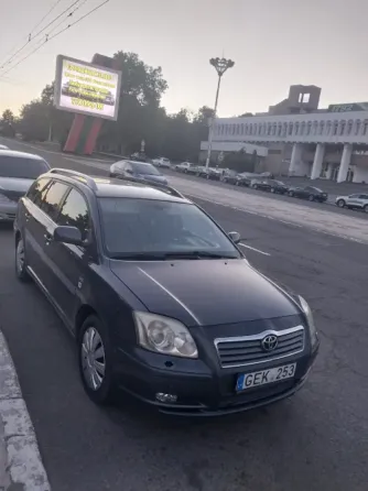 Toyota Avensis 2005 год Парканы Парканы