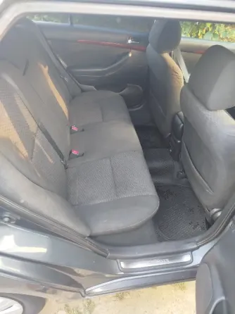 Toyota Avensis 2005 год Парканы Парканы