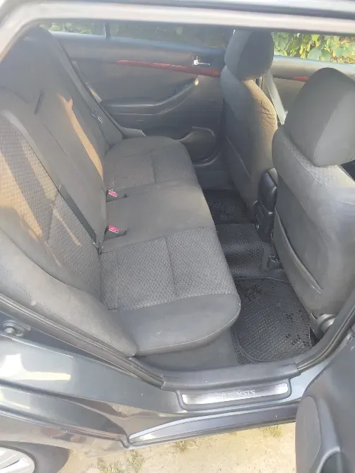 Toyota Avensis 2005 год Парканы Парканы - изображение 1