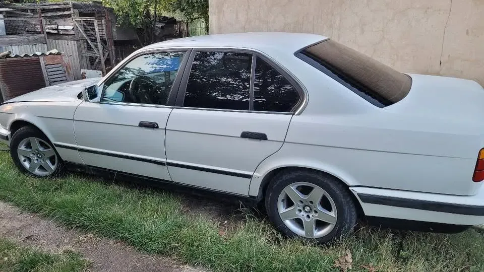 BMW 5 Series 1989 год Каменка Каменка - изображение 3