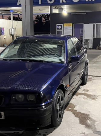 BMW 3 Series 1992 год Бендеры Бендеры