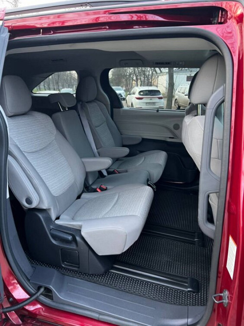 Toyota Sienna 2023 год Тирасполь Тирасполь - изображение 2
