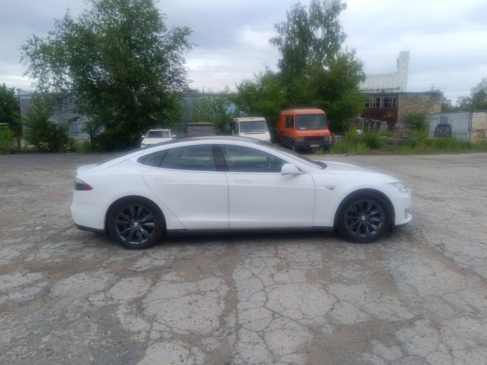 Tesla Model S 2014 год Рыбница Рыбница - изображение 3