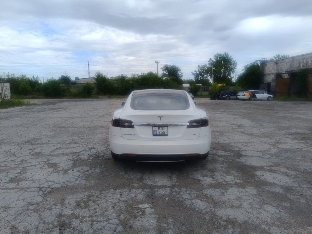 Tesla Model S 2014 год Рыбница Рыбница - изображение 4