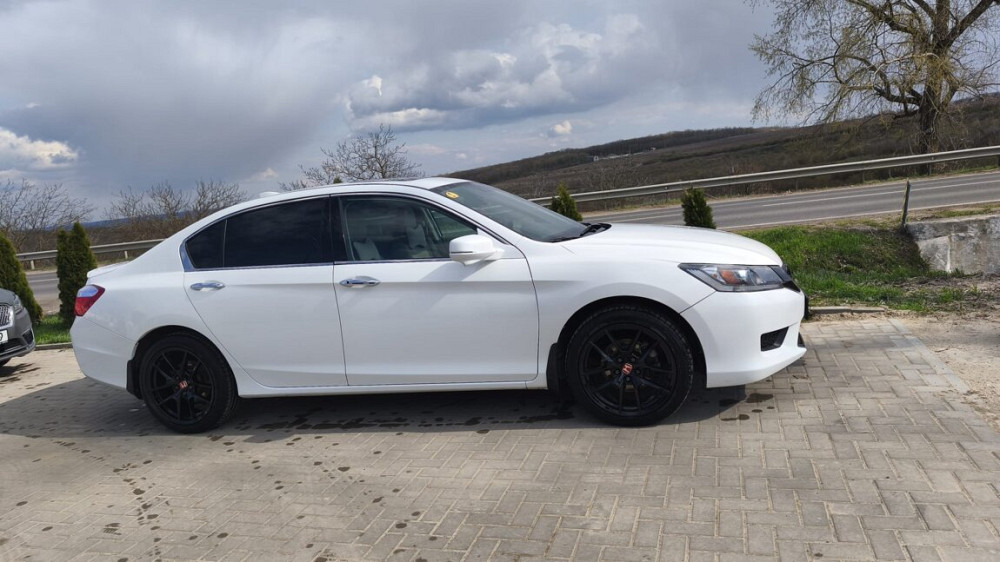 Honda Accord 2014 год Резина Резина - изображение 3