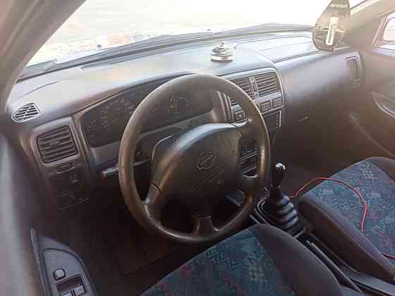 Nissan Almera 2000 an Bender Bender