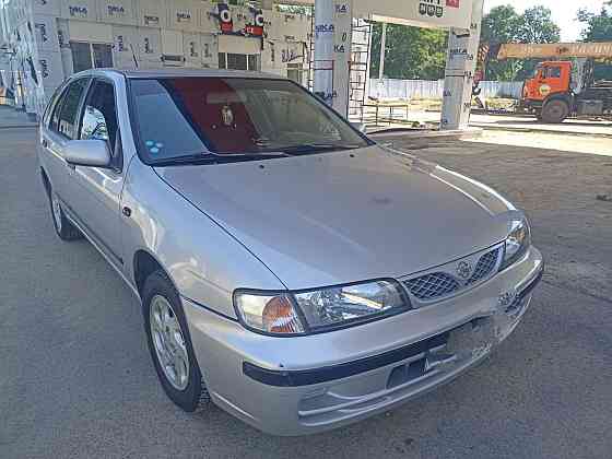 Nissan Almera 2000 an Bender Bender