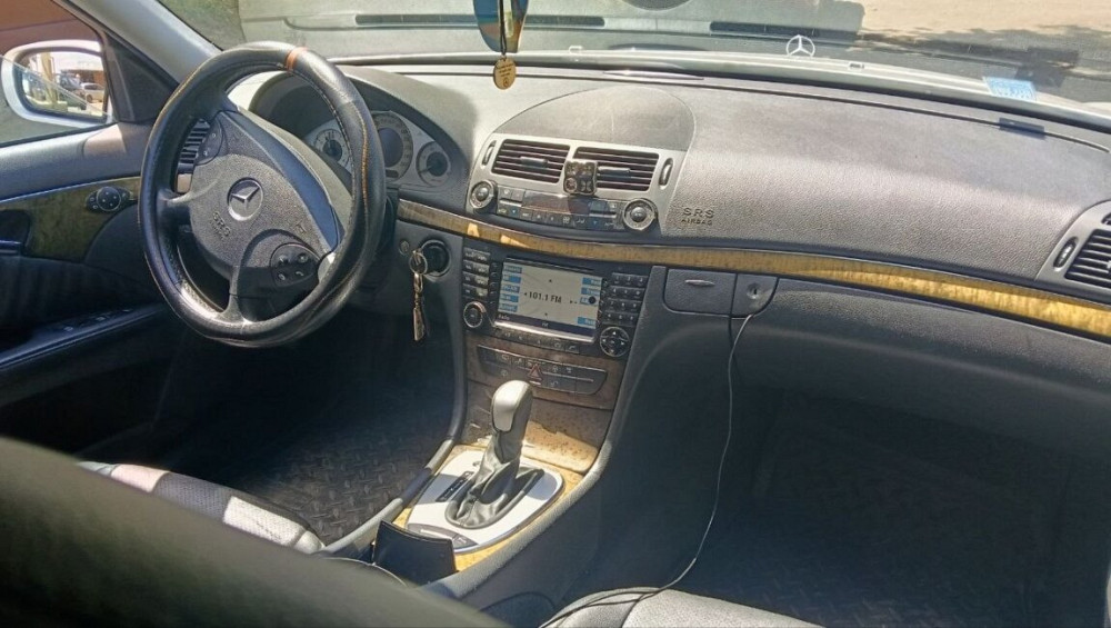 Mercedes E-Class 2004 год Суклея Суклея - изображение 5