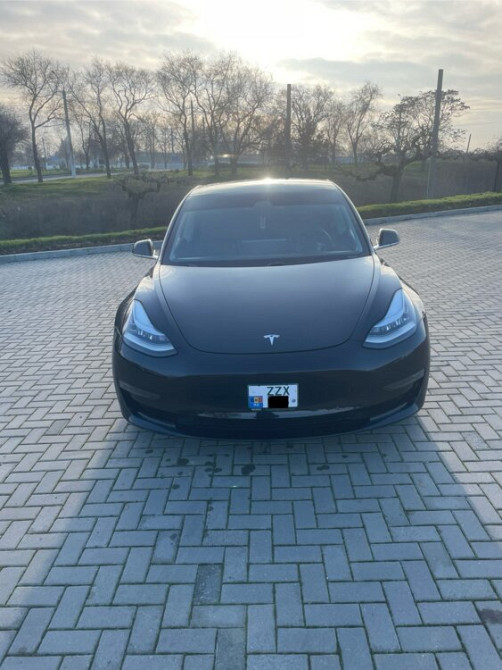 Tesla Model 3 2018 год Бендеры Бендеры - изображение 3