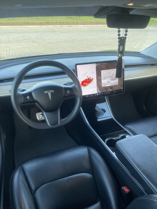 Tesla Model 3 2018 год Бендеры Бендеры - изображение 7