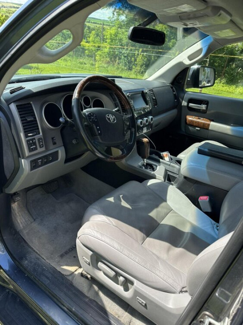 Toyota Sequoia 2010 год Рыбница Рыбница - изображение 3