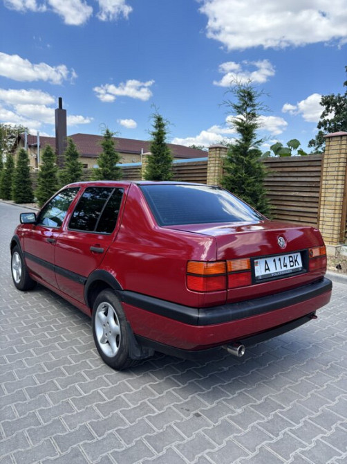 Volkswagen Vento 1995 год Тирасполь Тирасполь - изображение 3