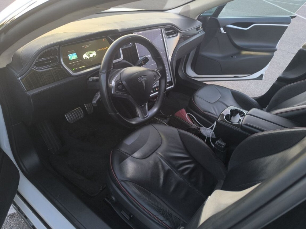 Tesla Model S 2013 год Бендеры Бендеры - изображение 5