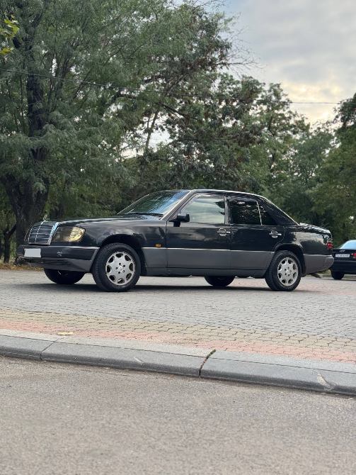 Mercedes E-Class 1992 год Тирасполь Тирасполь - изображение 2
