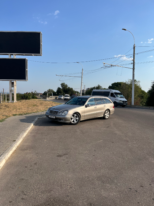 Mercedes E-Class 2004 год Суклея Суклея - изображение 1