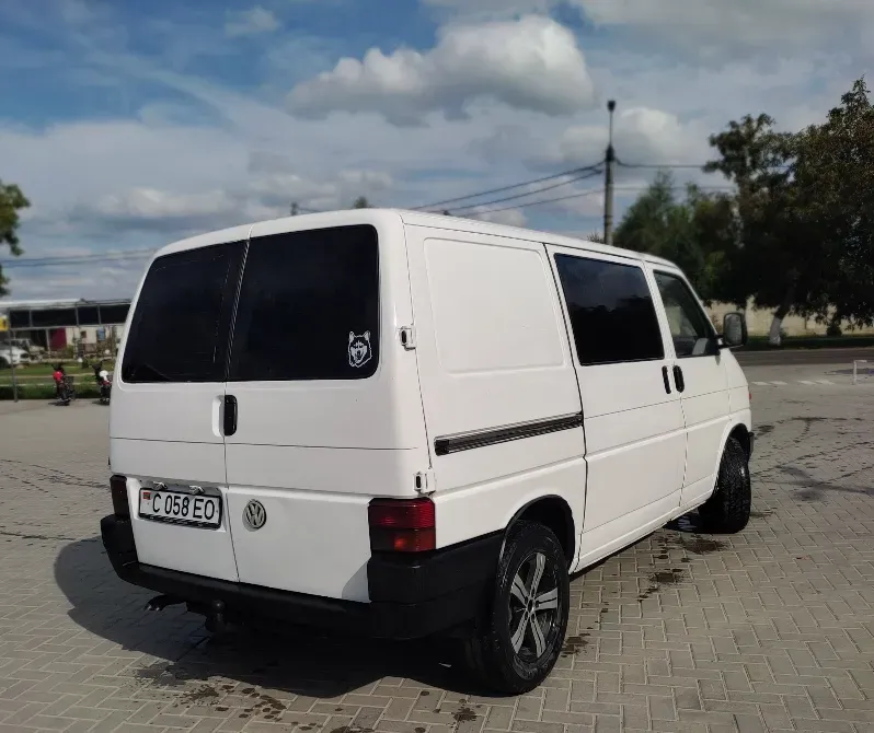 Volkswagen Transporter 1995 год Слободзея Слободзея - изображение 3