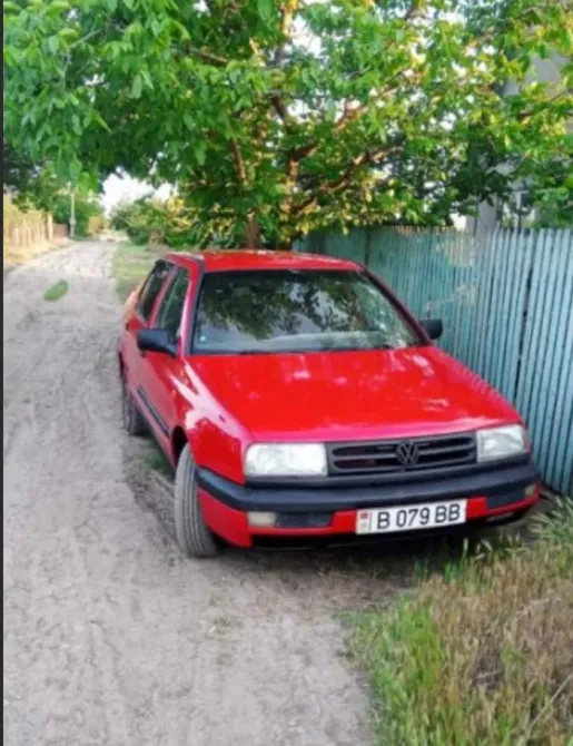 Volkswagen Vento 1993 год Первомайск Первомайск - изображение 3