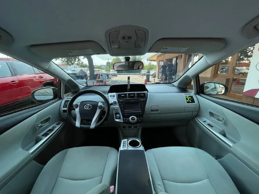 Toyota Prius 2012 год Бендеры Bender - fotografie 4