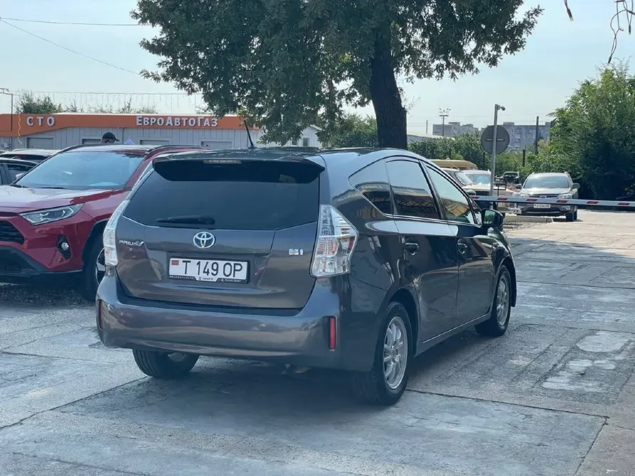 Toyota Prius 2012 год Бендеры Bender - fotografie 3