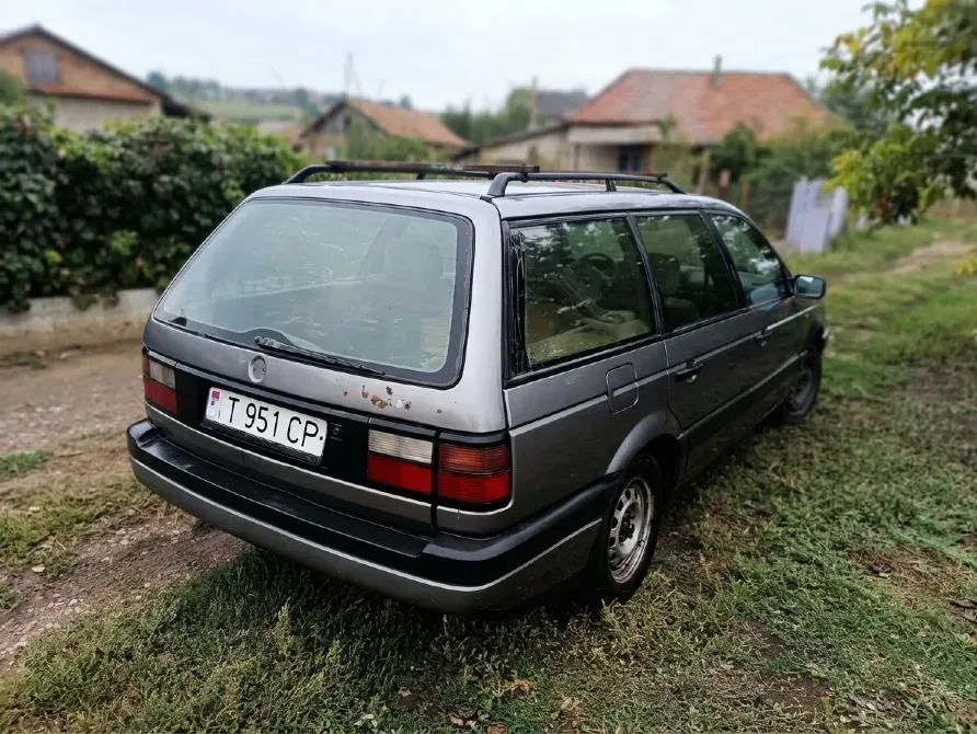 Volkswagen Passat 1989 год Тирасполь Tiraspol - fotografie 2