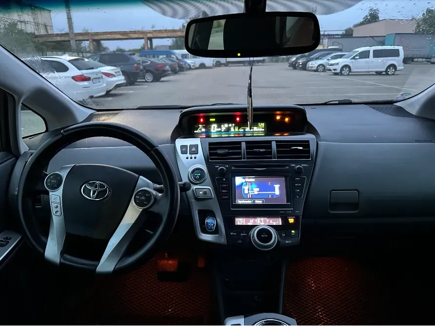 Toyota Prius V 2012 год Тирасполь Тирасполь - изображение 9