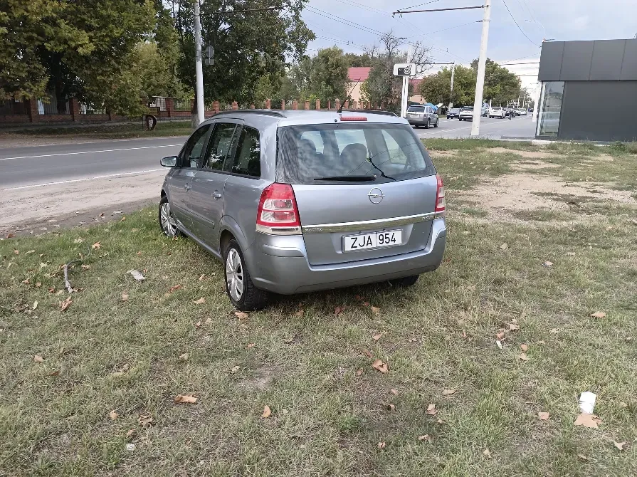Opel Zafira 2008 год Парканы Парканы - изображение 4