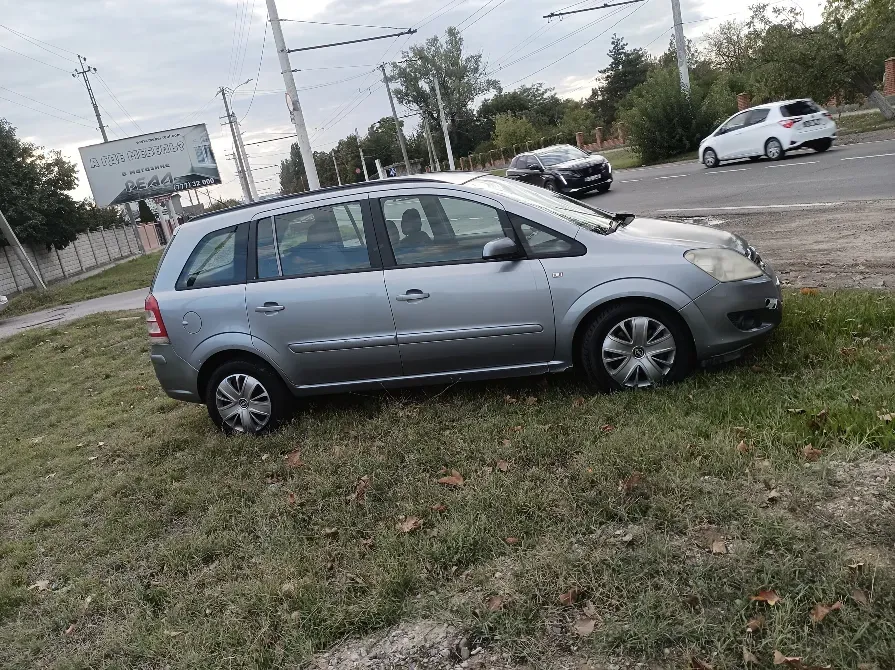 Opel Zafira 2008 год Парканы Парканы - изображение 3