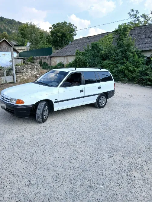 Opel Astra 1993 год Каменка Camenca - fotografie 1