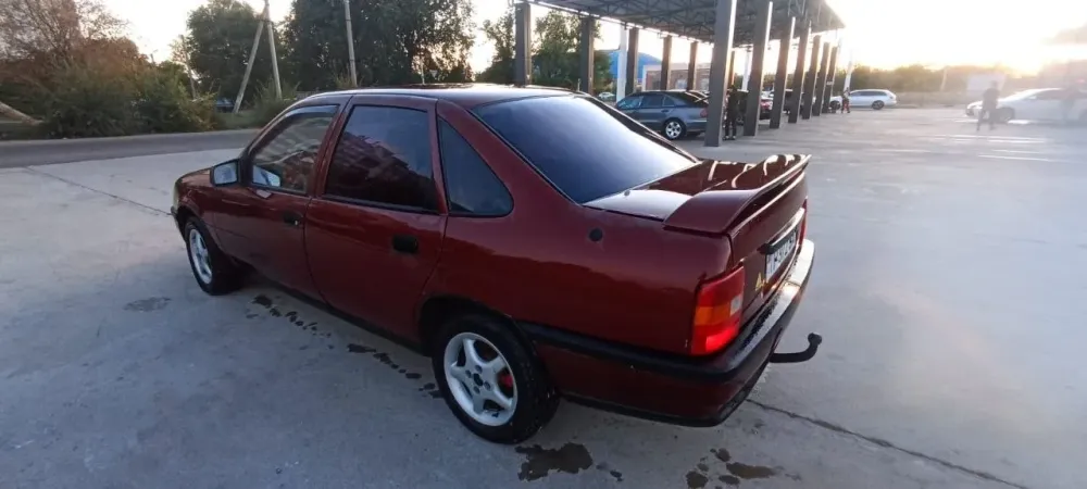 Opel Vectra 1993 год Тирасполь Тирасполь - изображение 2